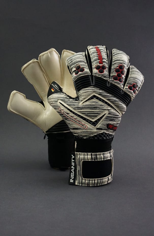 MacontOficial's tweet photo. BELLEZA ❤️ | @keepersdepot @InsanityGloves https://t.co/I3wBnXUmSe