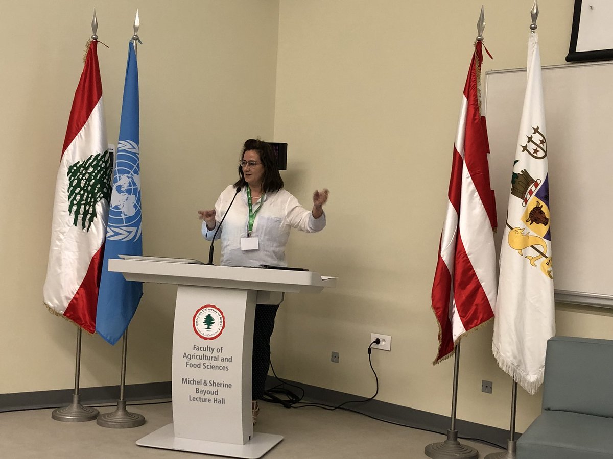 dr_abiad's tweet photo. Climate smart Post harvest cooling systems in #Jordan by Tala Khrais #CSFT_2018 @AUB_Lebanon @FAO @AUB_FSP https://t.co/m84gGd7N6J