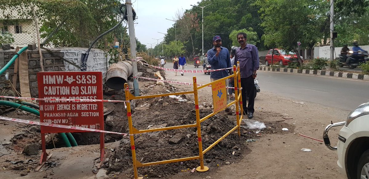 DGM/Maredpally inspected on going Nala crossing work near Bharani complex,Minister Road under Prakashnagar section..M(E).<a href="/HMWSSBOnline/">HMWSSB</a>