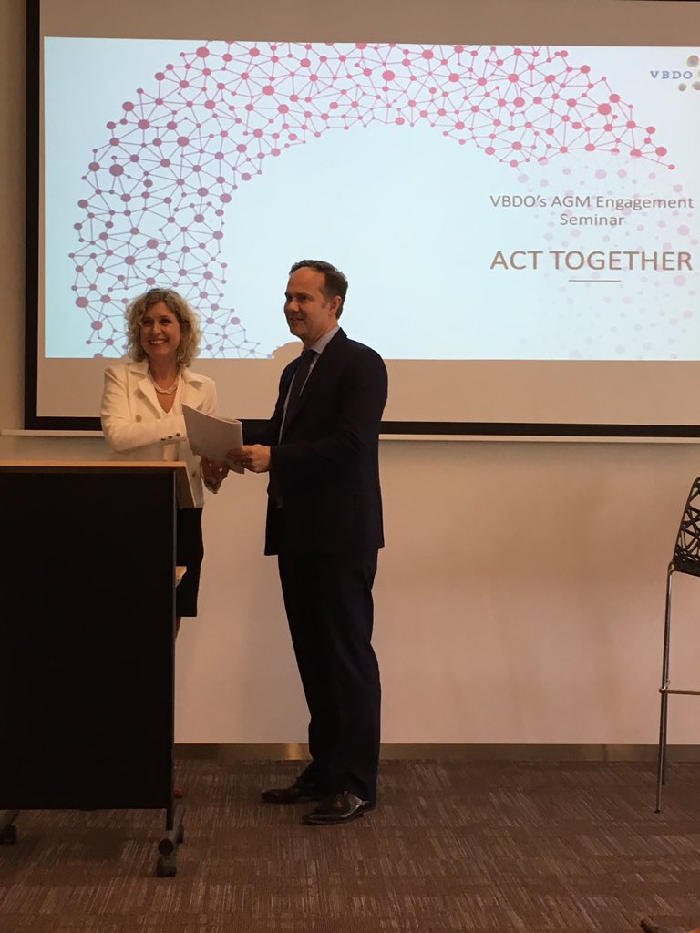 rmoennasing's tweet photo. Directeur #vbdo Laskewitz presenteert de duurzame engagement resultaten, #duurzaambeleggen https://t.co/oI7n33Ma29