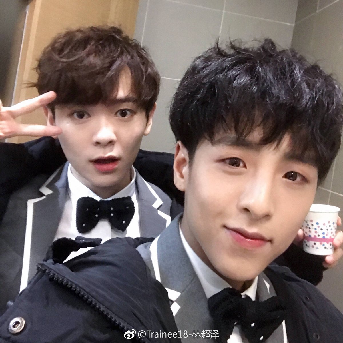 [Trans] 180627 Lin Chaoze Weibo Update
รูปคู่หลังจาก 3 เดือนผ่านไป @จ่างจิ้ง

#林超泽 #LinChaoze 
#香蕉娱乐Trainee18 #Trainee18
#Youzhangjing