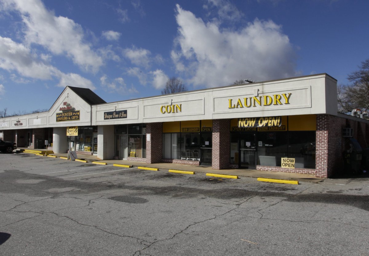 KDSProperties's tweet photo. For Sale | Six-Tenant Retail Center in Mid-Town Greenville  |  Excellent Redevelopment Opportunity 

Contact Gary Kirby
gary@kdsproperties.com
864-242-4200

https://t.co/gnBrvVoUrV

#kdscommercialproperties
#kdsproperties https://t.co/oENEYF4TJv