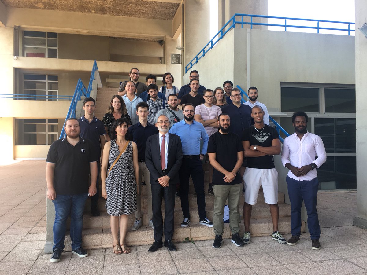 GQuiquerez's tweet photo. Bon vent aux diplômés et certifiés de @PasserelleMars @CentraleMars et bravo à l’équipe du Labo Sociétal pour ce remarquable travail ! https://t.co/GElpHucdue