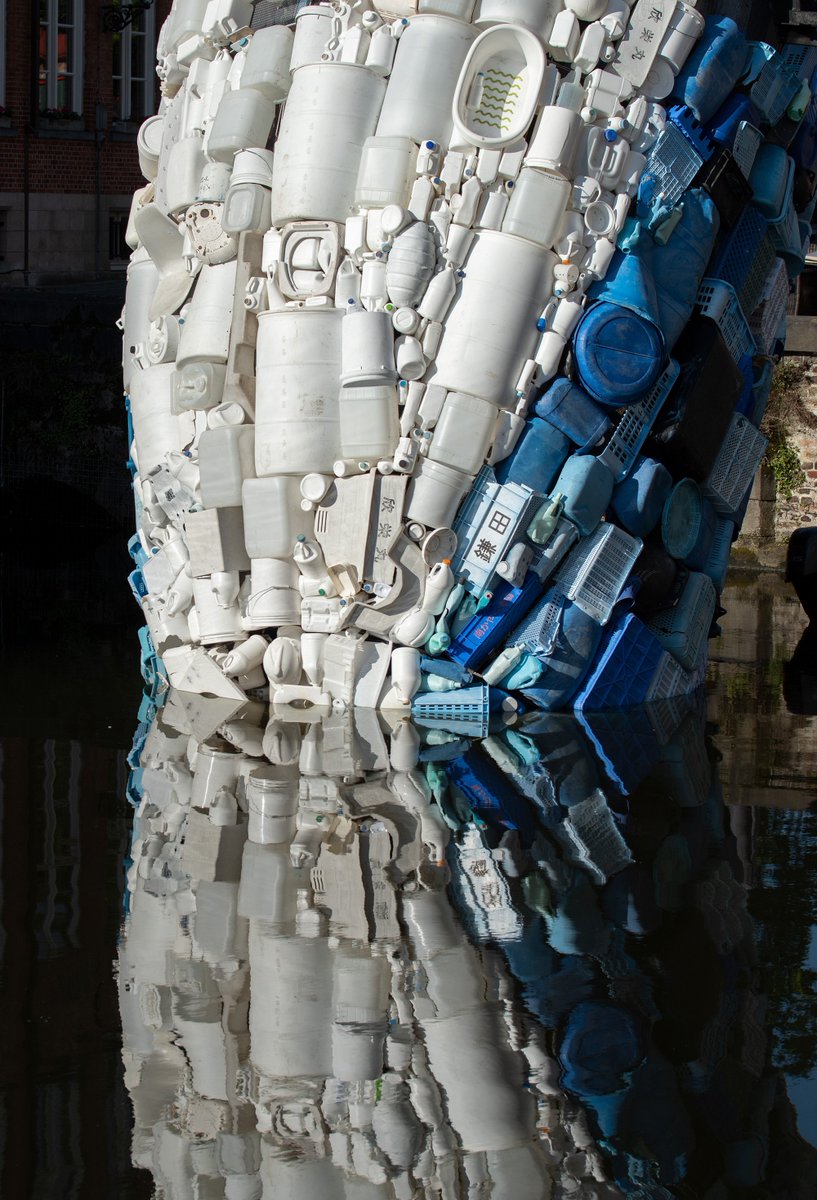 Colossal tweet media