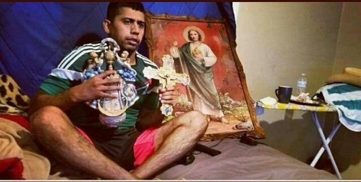 TuiteroDeLaredo's tweet photo. Aquí esperando el #MEX vs #SWE #MexicovsSuecia #MéxicoCreoEnTi #Rusia2018 https://t.co/FjQmKqq7JD