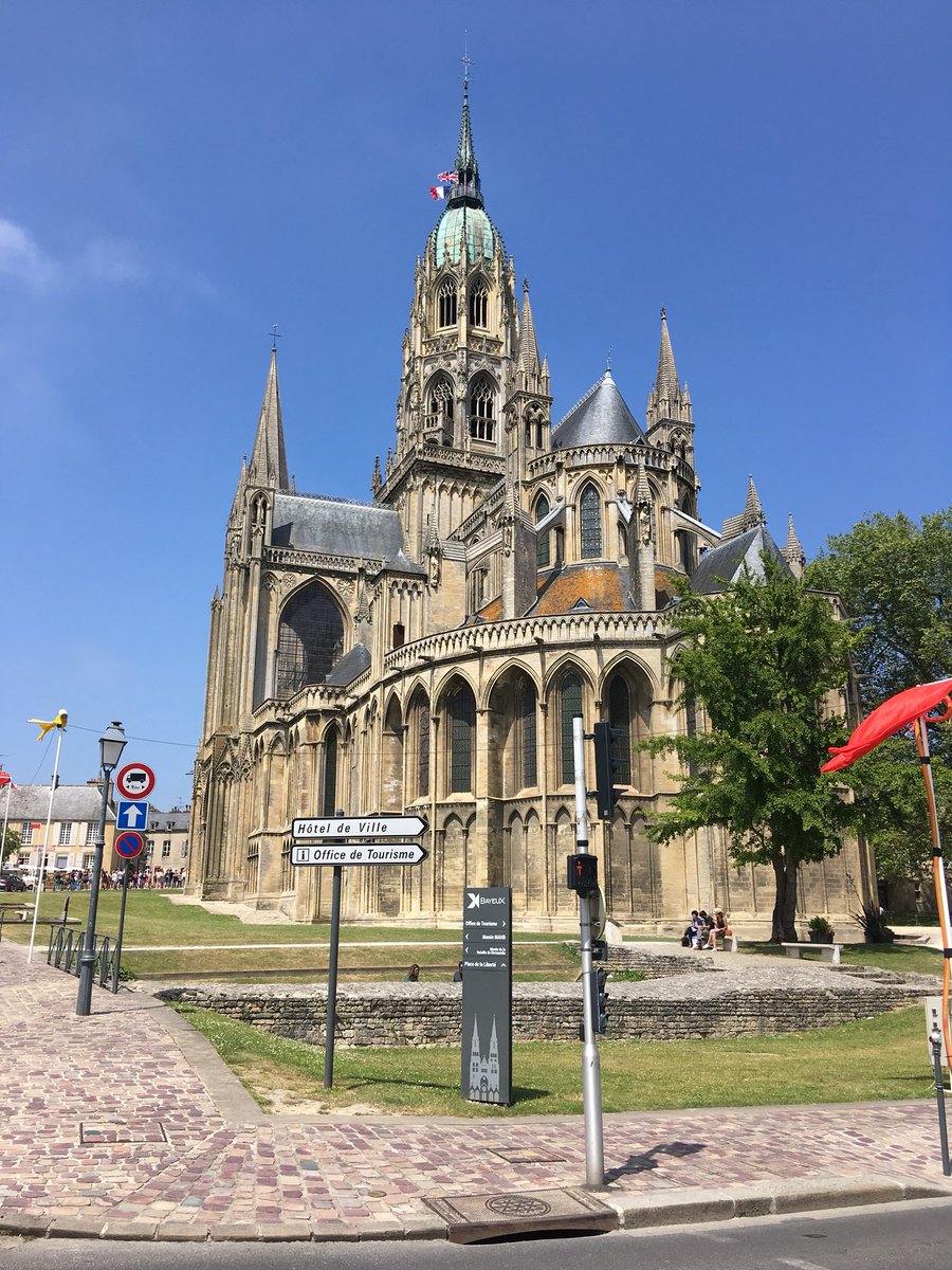 StAnnsRainhill's tweet image. France Update: The rare moment you have a spare 5 minutes on a residential..... Time for photos! Enjoy spotting your little ones! #Selfie. #GroupShots. 📷