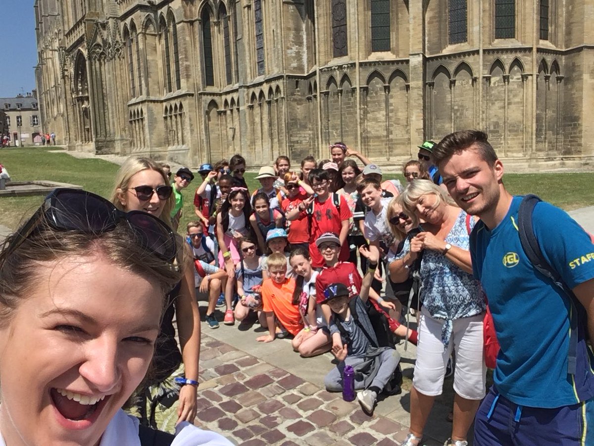 StAnnsRainhill's tweet image. France Update: The rare moment you have a spare 5 minutes on a residential..... Time for photos! Enjoy spotting your little ones! #Selfie. #GroupShots. 📷