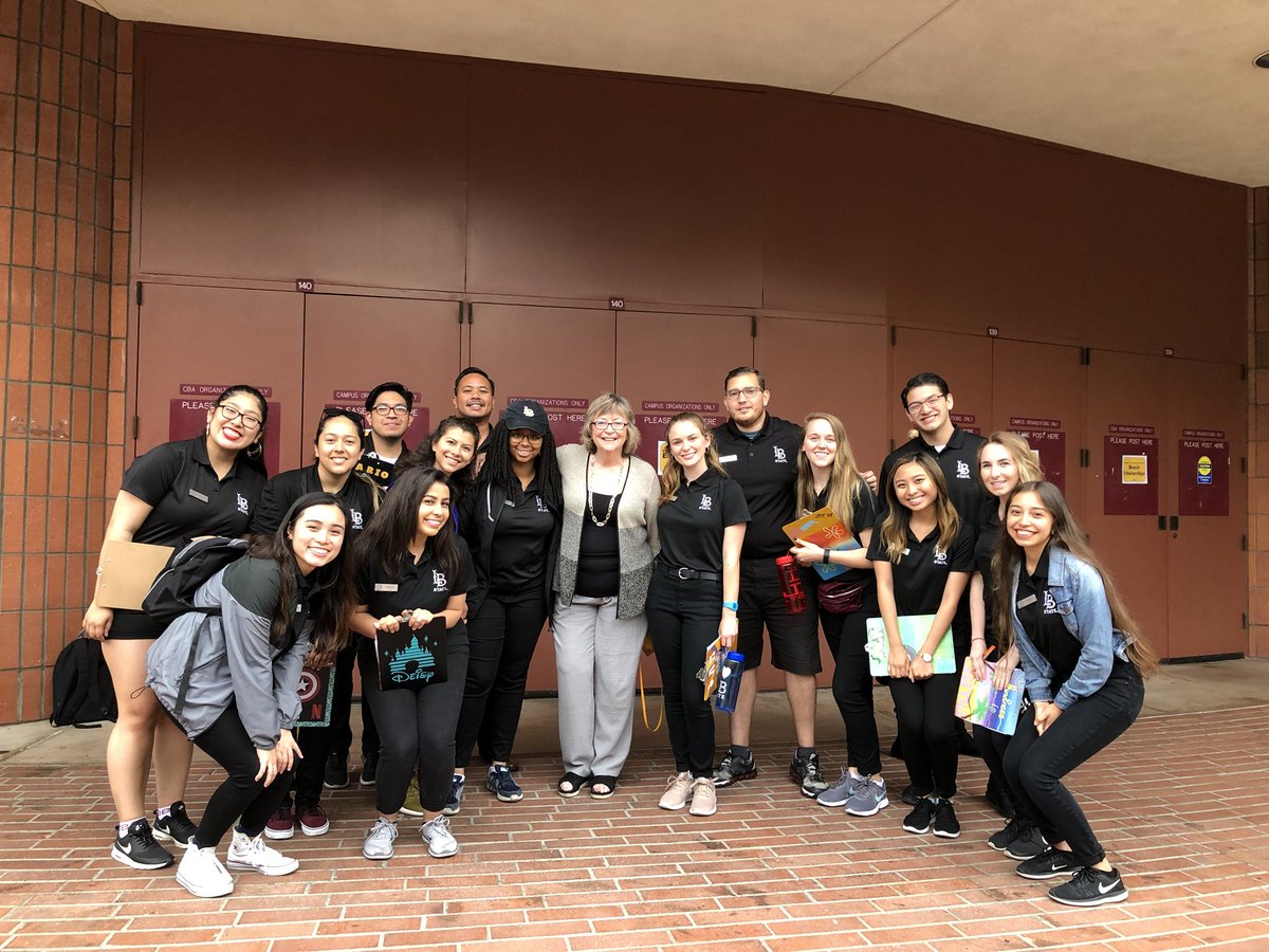 PresConoley's tweet image. Students are an integral part of our @LB_soar orientation team. They are a big part of the reason @CSULB is #MyTopCollege! #GoBeach