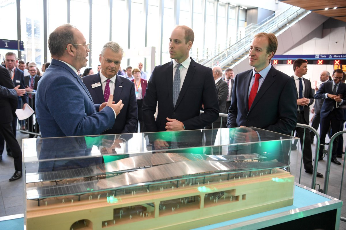 Prince William joined transport secretary Chris Grayling and <a href="/networkrail/">Network Rail</a> chief executive Mark Carne to reopen London Bridge station following its £1 billion five-year redevelopment.
southwarkmagazine.com/news/8742/Prin…