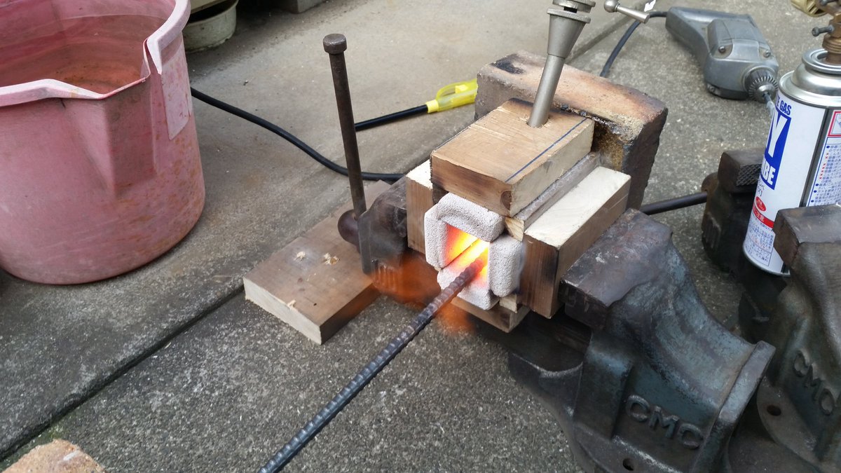 鍛造やってみたいけどハードルが高い でも ほぼ100円ショップで売っている物でガス炉が作れます Togetter