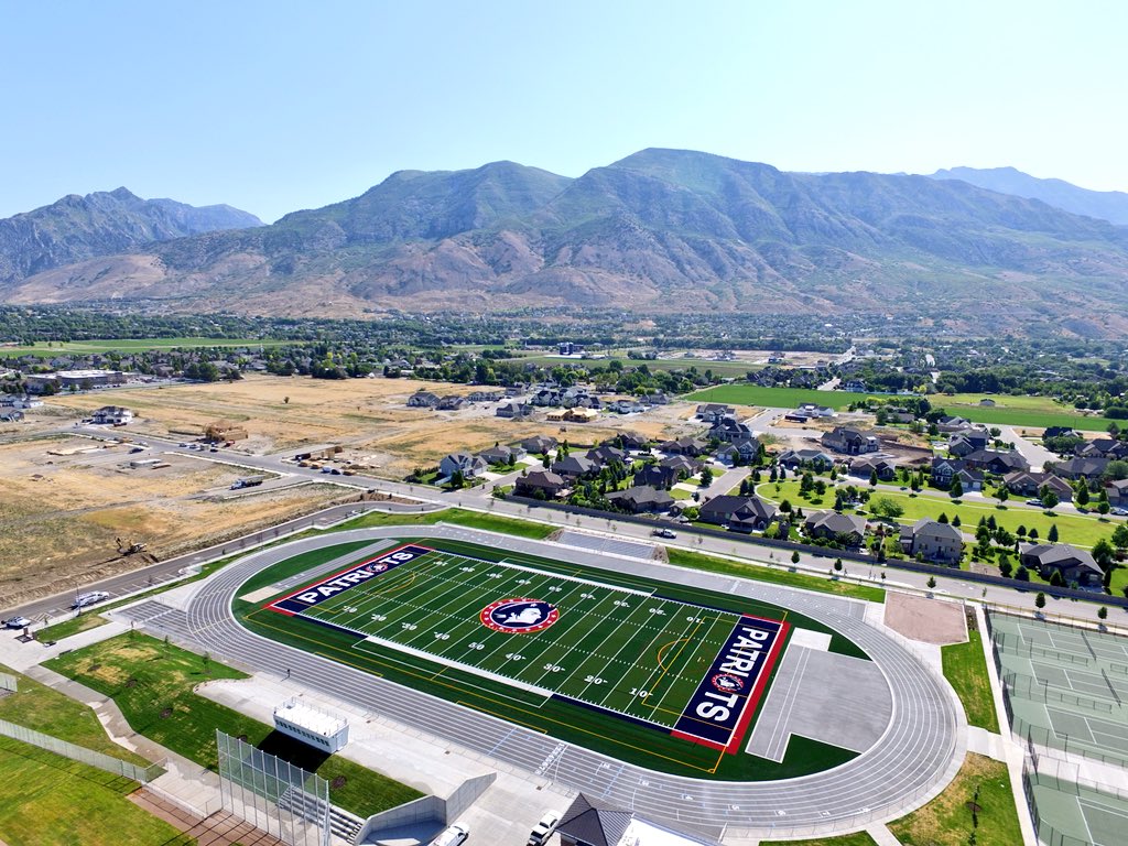 jdeaster11's tweet image. Its Walkthrough Wednesday featuring the latest projects that have finished this year! This weeks project! 🥁🥁Construction of @FieldTurf Field &amp;amp; @BeynonSports track &amp;amp; tennis courts for American Heritage Academy!😮👀 #wow #thanks #makingfastlookgood #leaveitallonthefield 🏈⚽️🎾