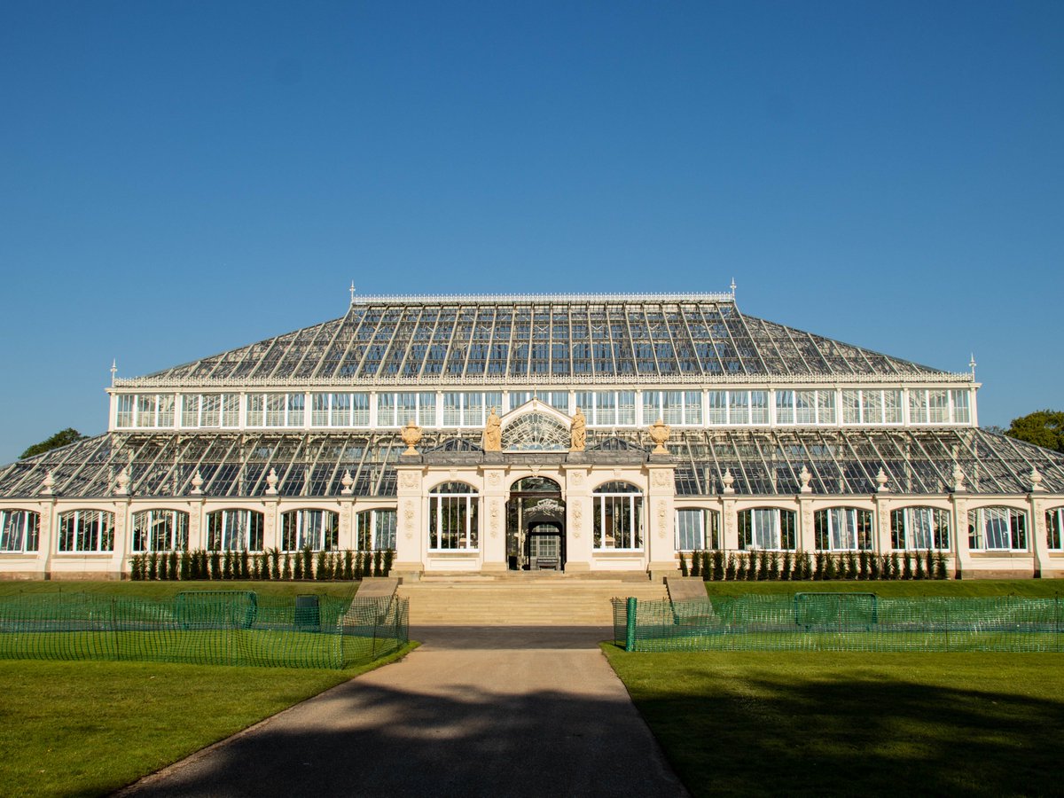 We're looking forward to spending the weekend here!  <a href="/kewgardens/">KewGardens</a> @KewScience #temperatehouse