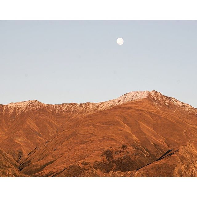 The moon cheating day above Mount Roy a few weeks ago. 🌙
.
.
.
.
.
#lightzine #myfeatureshoot #photozine #oldtonecollective #ifyouleave #noicemag #hippomag #wilderness_culture #outdoorliving #nzmustdo #wanaka #neverstopexploring #getoutstayout #adven… ift.tt/2yJeDCE