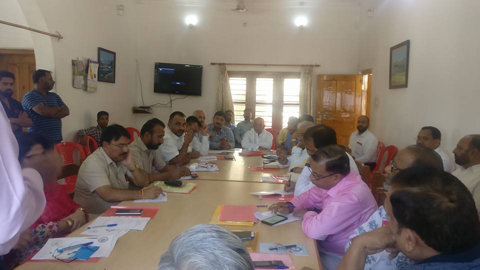 ITF_DelhiOffice's tweet photo. Zonal Trade Union education programme at Srinagar from 26th to 28th,2018 @airfindia @NWREU
#WeAreITF #ITFfutureofwork #AIRF #NRMU #OurPublicTransport #ITF_Delhi_Office #RightsForWorkers https://t.co/ESWB813uOY