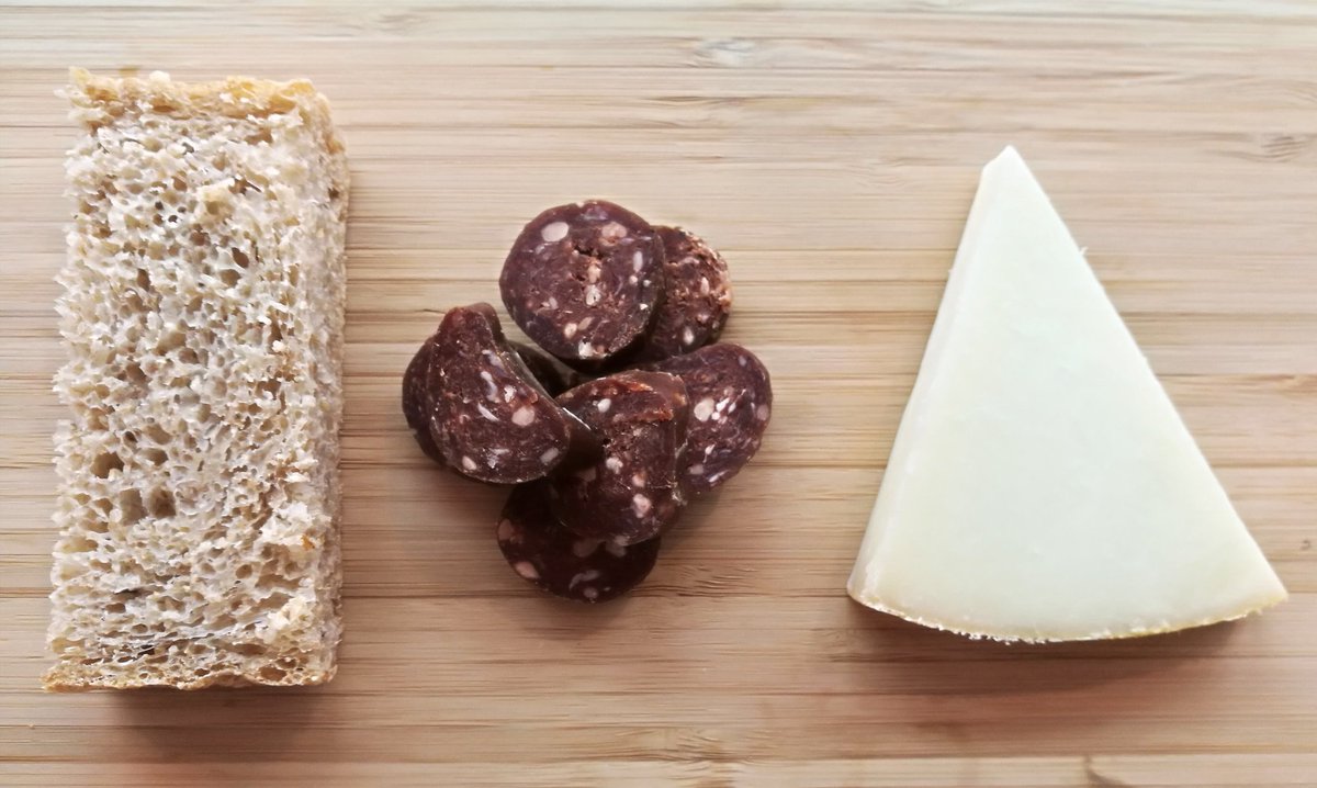 thecheesebyre's tweet photo. Food combination
#4ewes #greatglenvenisonchorizo #cottonrakebakery #tastegreattogether #eatlocal https://t.co/6EkvRCV9Hd