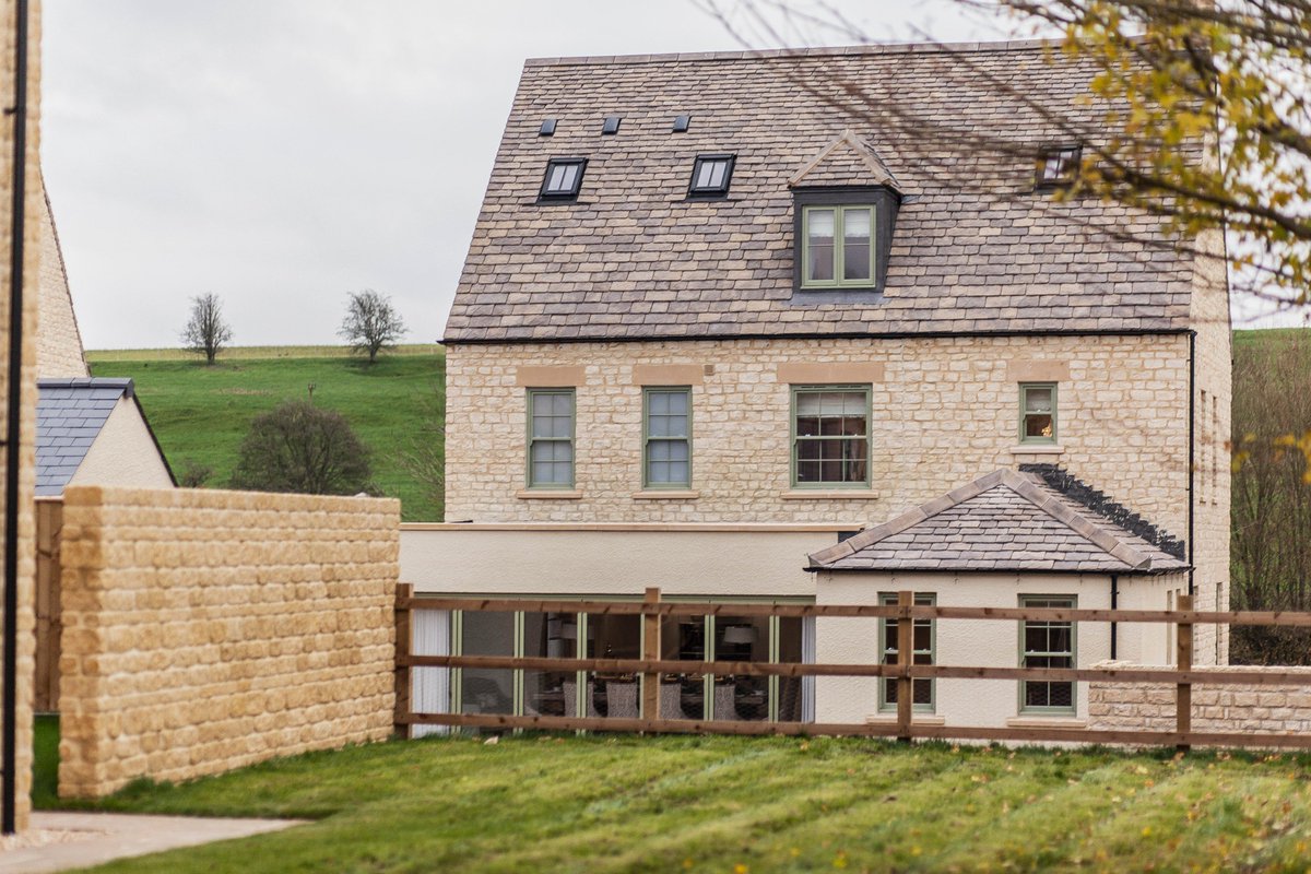 Freeman_Homes's tweet photo. FINAL RELEASE at the prestigious Westcombe Place. Just one sensational five-bedroom #property now available. Featuring a boutique specification and stunning #Cotswoldviews. Book a viewing or make a reservation today 01451 263123 or email sales@westcombeplace.co.uk #Cotswolds https://t.co/iOHt6rMMhv