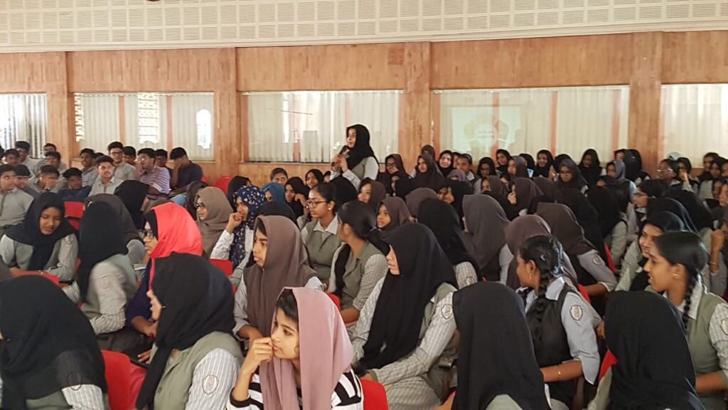 MEAIndia's tweet photo. Taking foreign policy to young and curious minds! Officer Trainees of MEA Mallika Sudhir, Harish Kumar and Nahas Ali interacted with students of MES Central School in Tirur of Kerala under SAMEEP - Student and MEA Engagement Programme. @FSI_MEA https://t.co/AnyEX4YA72