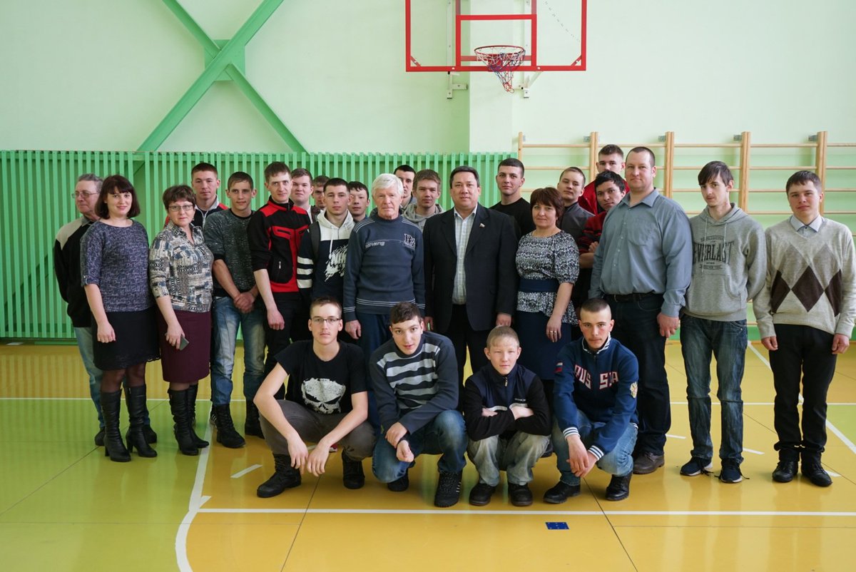 VVPoletaev's tweet photo. Дорогие друзья, поздравляю вас с праздником — Днем российской молодежи! Общение с новым поколением граждан Республики Алтай, активным и целеустремленным, для меня всегда праздник. Желаю никогда не останавливаться на достигнутом, верить в свои силы! Успехов в любых начинаниях! https://t.co/bidiL6bzzv
