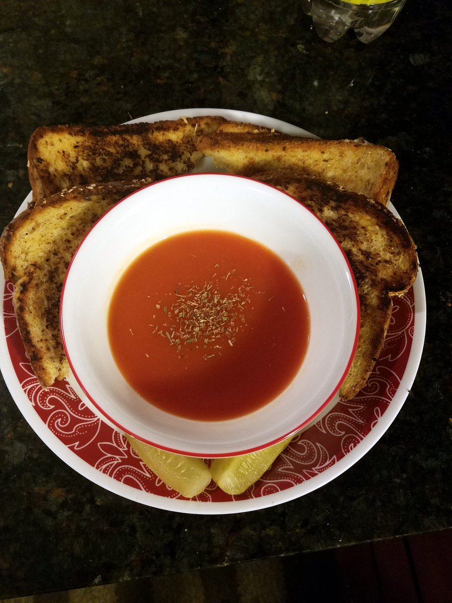 ChelVille's tweet photo. @GordonRamsay I can't cook. I burn myself every time, and this is barely cooking. What do ya think? 😂😋 https://t.co/6heKqYXsMb