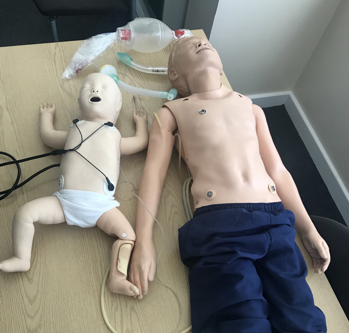 receivedsofar's tweet photo. And now onto practicing our practical skills such as airways and Paediatric Resuscitation!
These are skills that are infrequently used but could be needed in an instant so it’s always good for us to be comfortable in performing them
#Refreshers #ContinuingDevelopment https://t.co/rL2aek6Syx
