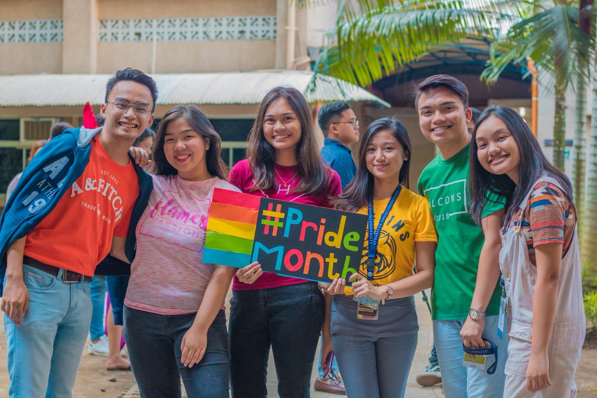 addusamahan's tweet photo. And that concludes our Pride Week 2018 opening ceremony. Thank you so much to everyone who marched with us, and to all the student organizations that made it happen! Here's to being #OneInColor๐
Stay tuned for the rest of the #AdDUPride2018 activities! https://t.co/rPiE3RW1Bx