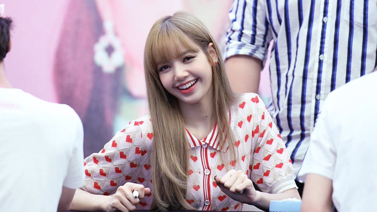 елизавета вадимовна анохина. лиза анохина 2022. лиза симпсон грустная. взрослая лиза из симпсонов. симпсоны элизабет гувер в нижнем белье.