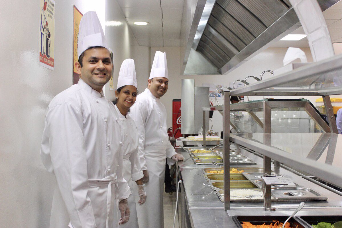 The HODs served lunch in Seven Dayz Cafeteria today 🍴 #IHGCelebrateService #CrownePlazaDubai #TrueHospitality #LifeatIHG