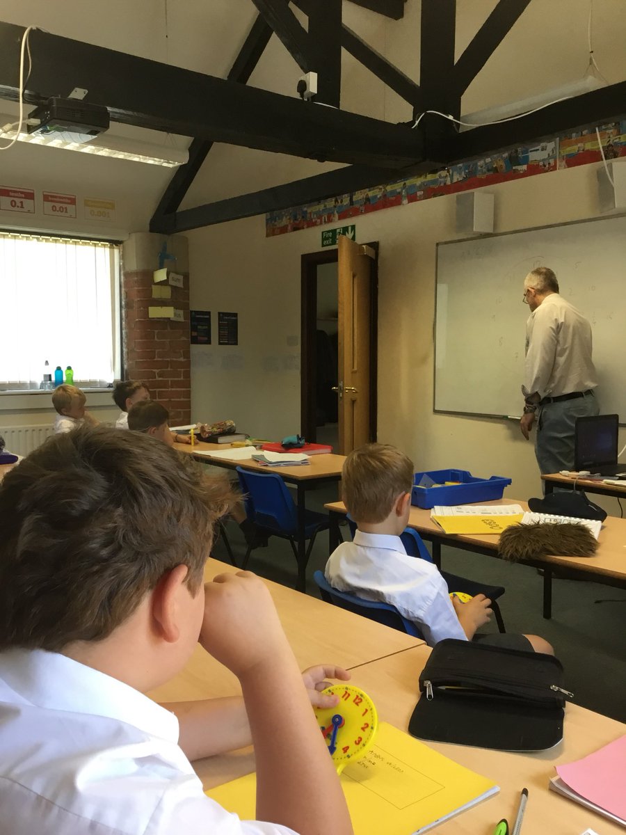 BurtonHathow's tweet image. Clock work in Maths with Mr Daly for Year 3 ⌚️⏱🕰⏰ Learning to tell the time is a great skill. #practicalwork #learningwhilstdoingit