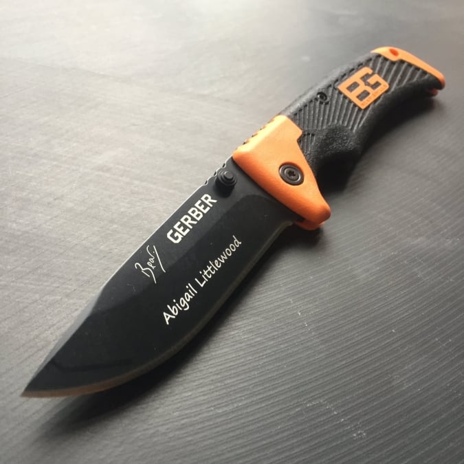GerberStore's tweet image. Gerber @BearGrylls Sheath Folder Knife (Black) engraved in Segoe Print. 

#gerber #gerbergear #beargrylls #engraved
