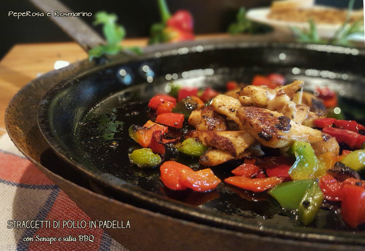 rosadangelo69's tweet photo. Tutto il profumo di una grigliata, ma in #padella con questi Straccetti di #pollo in #salsabbq. Tenerissimi e succosi!  #pollopassioneitaliana https://t.co/tlEcNpQ1C6 https://t.co/1Y8b17zJTs