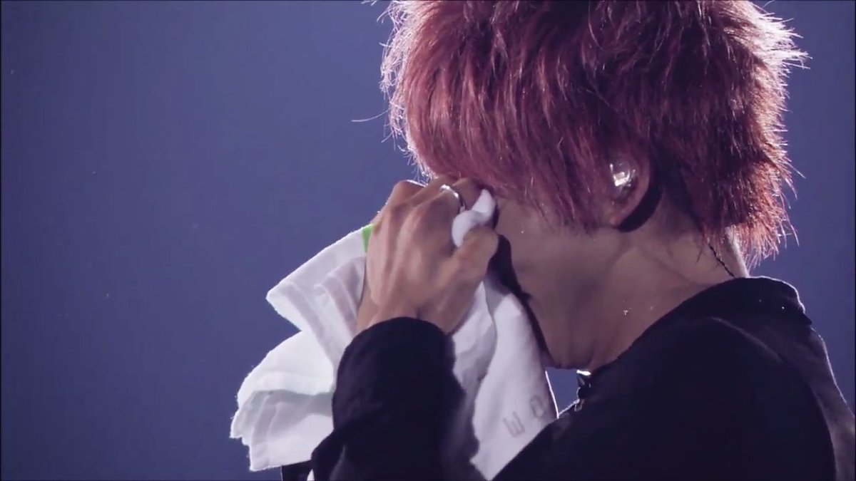 すごく辛い言葉を浴びせられたし、お互いのファンもギスギスした関係になってしまったのかもしれない。けどこーやって応援してくれたりNEWSファンって素敵だよねっていう言葉がすごく暖かくてこのタグを見ると泣いたよね、🤦‍♂️🙏

 #嵐ファンから愛をこめて