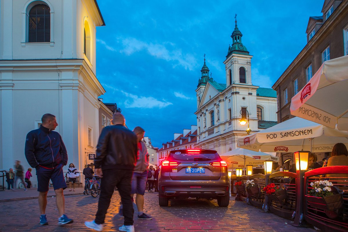 Geely X7 Sport launched Inter-continental trip event .
A campaign traveling 18000 km from China to London after delivery of No. 500,000 unit to customers. 
🔴 Episode 5 /Warsaw, Poland