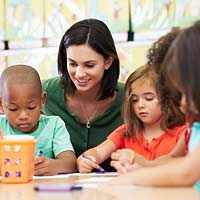 Check out our free information sheets with tips, ideas, games &amp; activities to help children with listening &amp; talking
afasic.org.uk/resources/free…