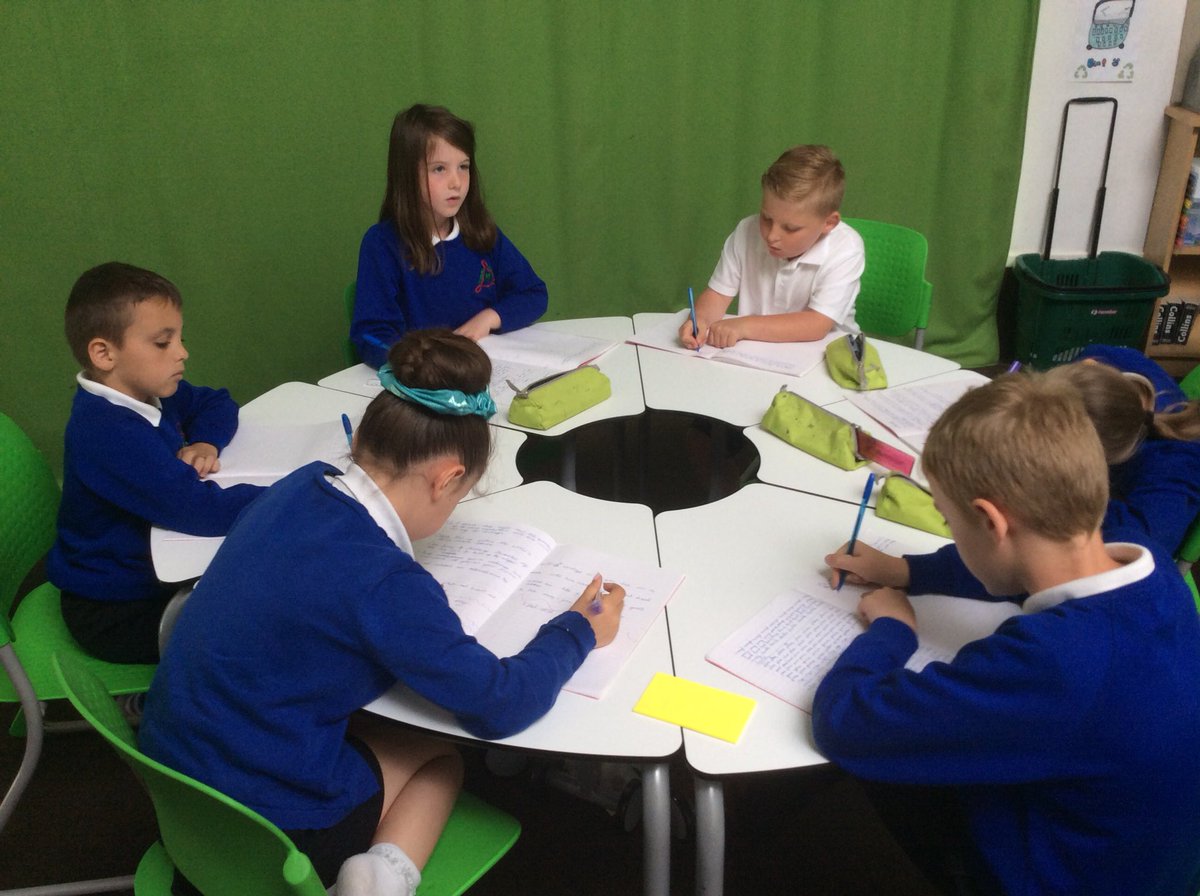 JesmondY3's tweet photo. We are really enjoying National Writing Day with @storifiedart. https://t.co/zUkPSRAN2g