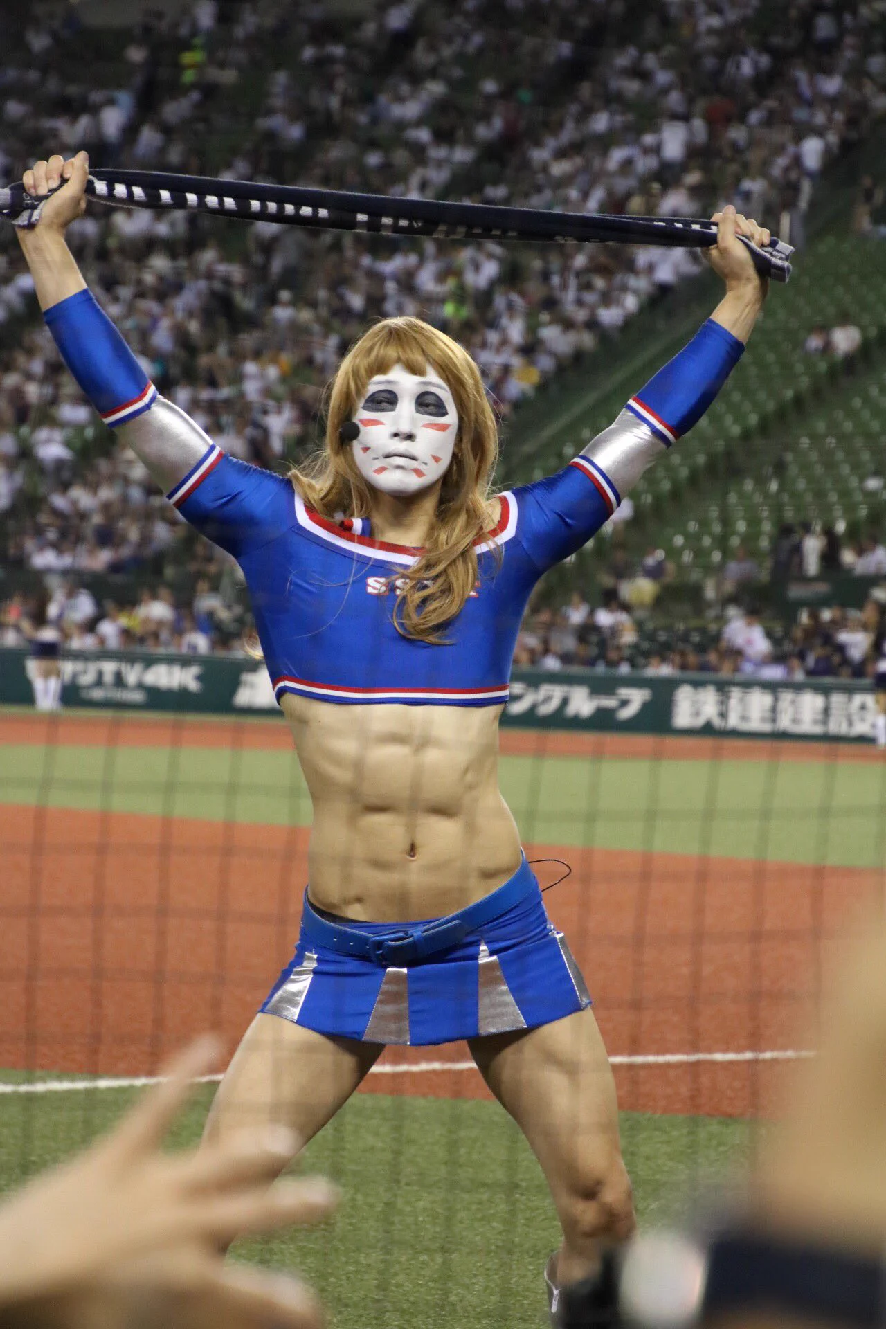 美ボディのチアガールに目が釘付けw樽美酒のチア姿にファン急増中www