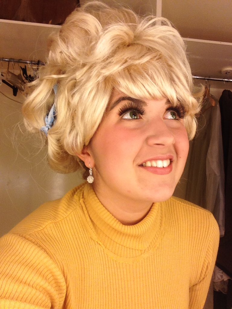 Molly Cutter tweet media