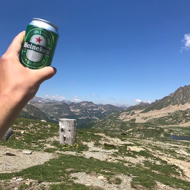 TheCrunchUK's tweet photo. Beers are the best! #heineken #higherthantheclouds #hike #mountains https://t.co/pVRCT2Tnvd https://t.co/2OCAa9Bt6q