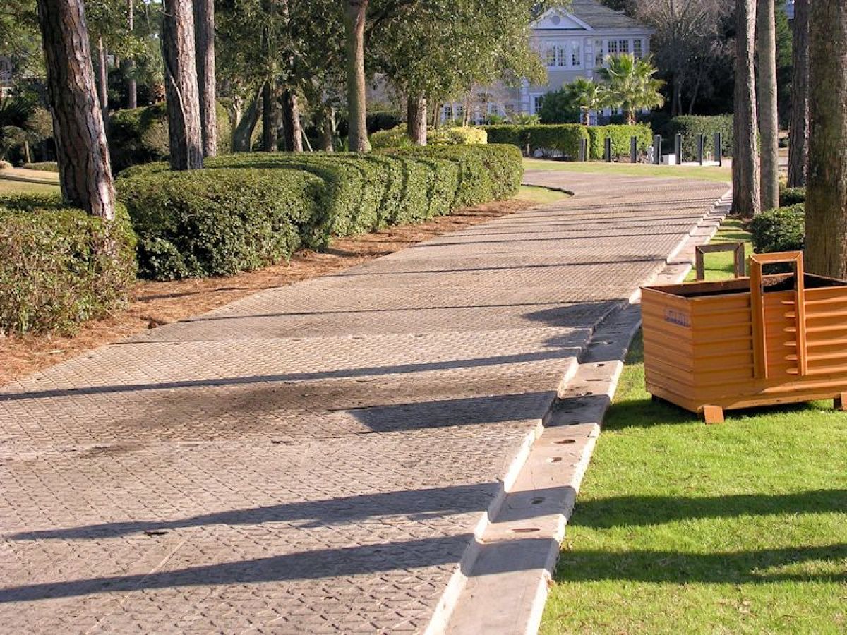 Mabey's temporary roads make the perfect temporary surface for heavy-duty roads, turnarounds, and work and staging areas, no matter what the soil condition. Learn more here: ow.ly/oSro30hFYD0