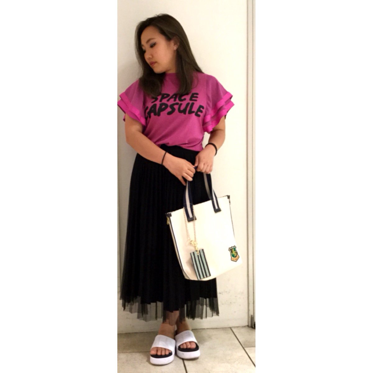 LyreBag's tweet photo. EST夏のバーゲンは６月２９日〜‼️😍

こちらの素敵なお洋服＆バッグも全てSALE価格✨

各在庫が少なくなっております。
お早めにLyre梅田EST店まで🌟

#SALE #バーゲン #梅田 #EST #今日のコーデ  #夏服 
#かわいい https://t.co/otFg4NHE7o