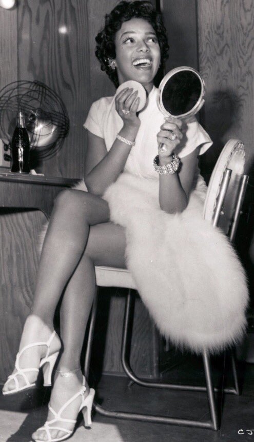 CatherineDefour's tweet image. Love the life you live. You can do anything you put your mind to especially on sunny day in london. Enjoy all❤️🌞🌞🌞