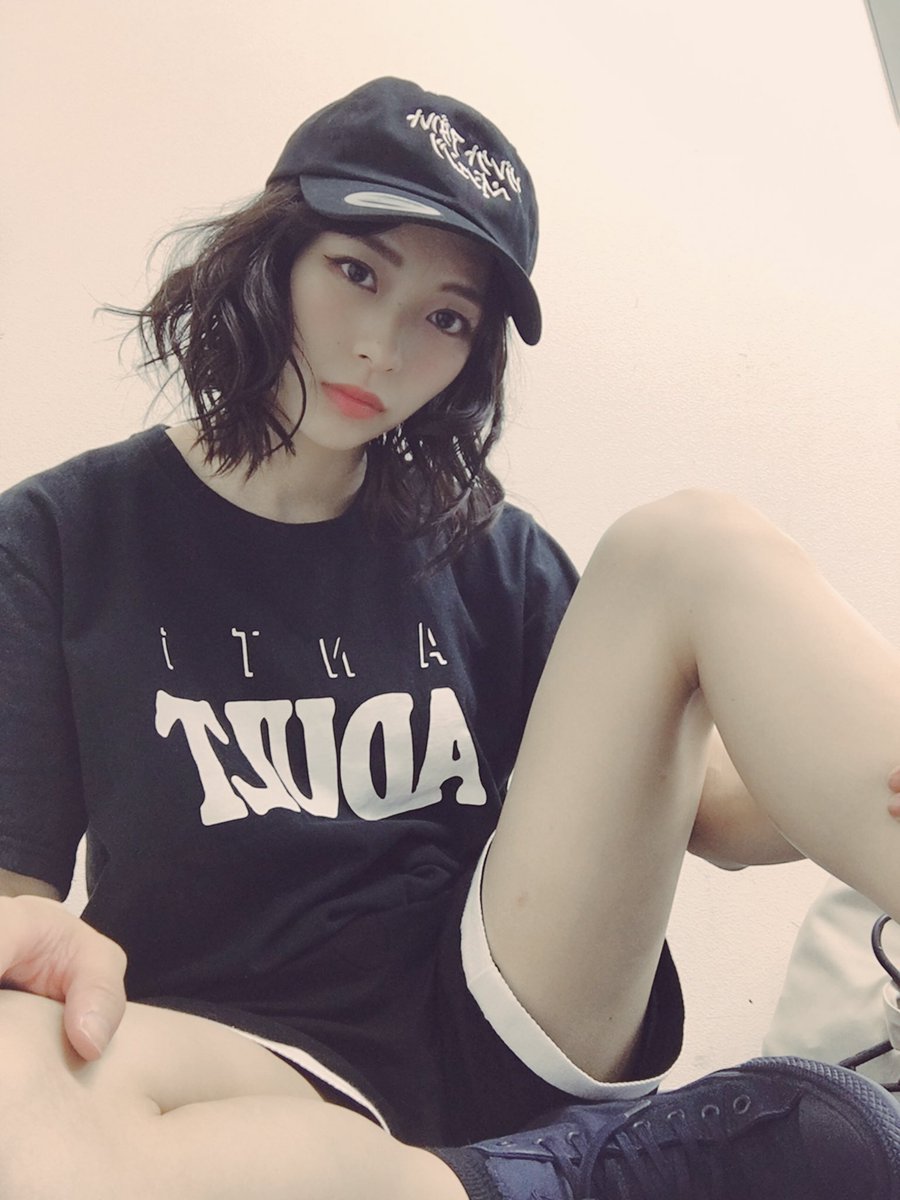 アヤ エイトプリンス 渡辺さん タンタンさんコラボの Tシャツのモデルさせていただきました Fuck Wack Anti Adult 3種類あります Look Bookも貰えちゃいますので 是非getしてね わたしはmsize Mult Ple Man Acs T Co I9gab13y3c