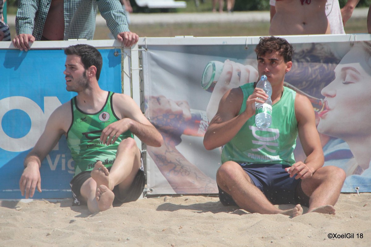verandeportivo's tweet photo. #balonmano playa volverá a sorprenderte, no te lo pierdas … desde el viernes y hasta el domingo, en Playa de Lourido, prueba puntuable en Campeonato Gallego #atornear #vdo18 #vdobp18 
@CocaCola_es #eventosconbuenambiente @DecathlonES @talleresrodosa @gadis imágenes @xoelgil https://t.co/jjIfXrD4ST