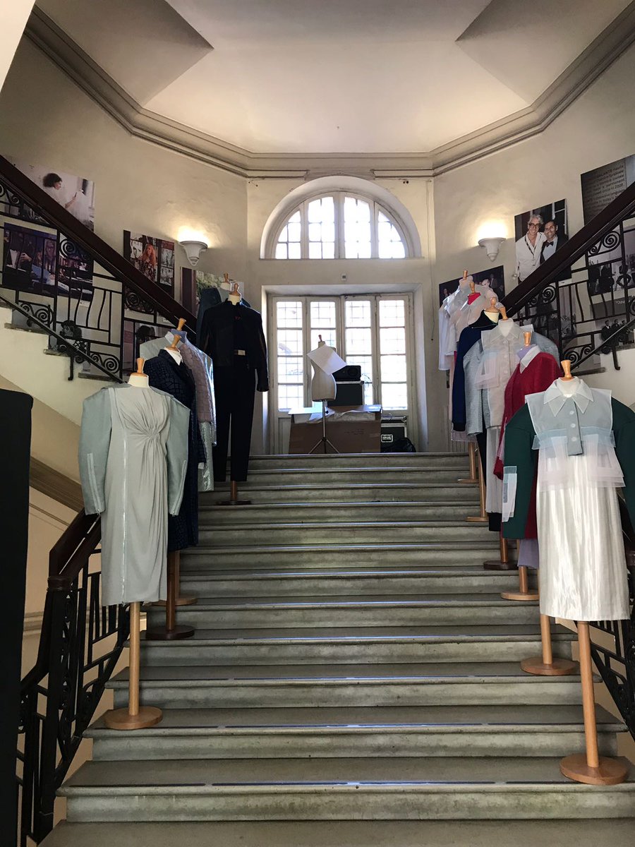 We will be live from Accademia Costume &amp; Moda at ___pm! Want to know where the best designers from Gucci, Alberto Ferreti and Louis Vuitton learnt design?