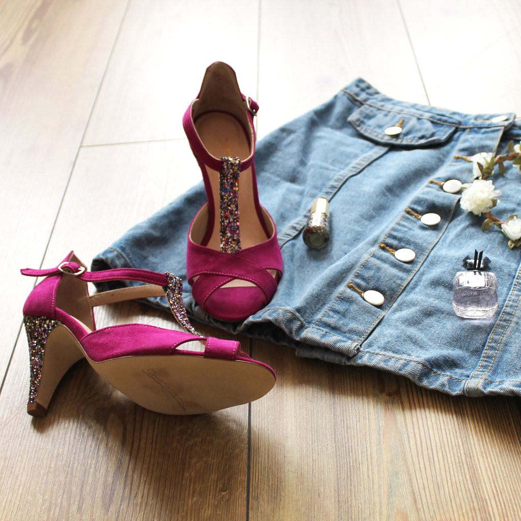 DMUS_Paris's tweet image. SUMMER SALE 🌸

C'est le moment de créer son soulier à votre guise : couleur, modèle, talon en bénéficiant de -15% sur votre création avec le code SUMMERDMUS18

Offre valable en boutique et internet du mercredi 27 juin au mardi 7 août inclus. 
buff.ly/2kXZhjN