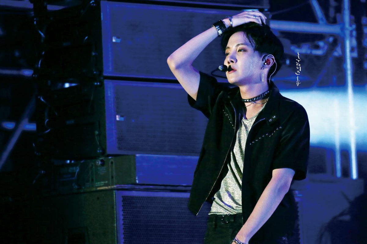 BTS Gallery tweet media