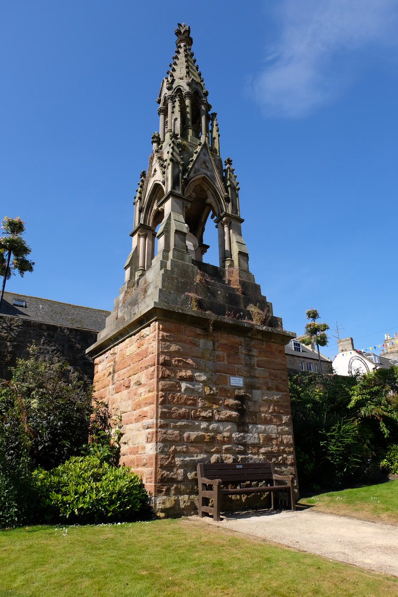 dornoch_firth's tweet photo. Beautiful summer’s day in Tain today. Tain, our nearest town and Scotland’s oldest royal burgh, is home to lots of interesting shops and cafes - and, of course, the world-famous Glenmorangie. #dornochfirthcaravanpark #tain #communitygardens #summer #happy https://t.co/2S3saTm3vb
