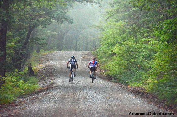 ArkansasOutside's tweet photo. A photo from around this time of year several years ago. Training for the Leadville 100 in the Ouachita Mountains of central Arkansas. A beautiful, brutal place. @LTRaceSeries @bikearmag @TETONsports #Leadville #OuachitaMtns https://t.co/bIQKNIPScM