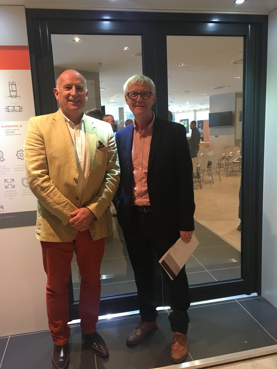 David with Mark Hanson from Kawneer at the AA190 TB door launch this week. Contact KAT for further info.
ow.ly/51xJ30kGEom