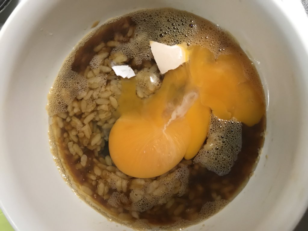 豊田人yousay 卵かけご飯の作り方がわかんなくて 卵と米以外に醤油が必要なことがわかったんだけど醤油 入れすぎて真っ黒になるし 醤油入れすぎたなら卵を追加すればいいんだ と天才的発案したのに卵割るの下手すぎて殻はいるし もう誰かご飯 豊田人yousay 卵かけご飯の作り方がわかんなくて 卵と米以外に醤油が必要なことがわかったんだけど醤油 入れすぎて真っ黒になるし 醤油入れすぎたなら卵を追加すればいいんだ と天才的発案したのに卵割るの下手すぎて殻はいるし もう誰かご飯