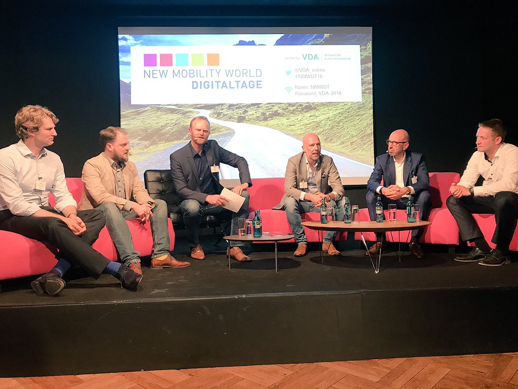 VDA_online's tweet photo. Race boat vs Tanker - Podiumsdiskussion bei den #NMWDT18 mit @tomkirschbaum Jürgen Bilo, Daniel Heidrich,
Dr. Jonas Moßler, Felix von Nathusius... https://t.co/CZ7vm3Onra